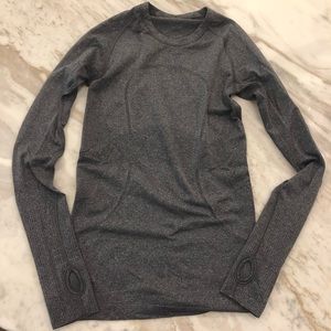 Lulu Lemon long sleeve fitted shirt
